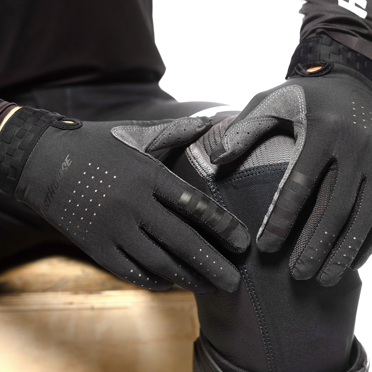 Helix Podium Glove - Black/White