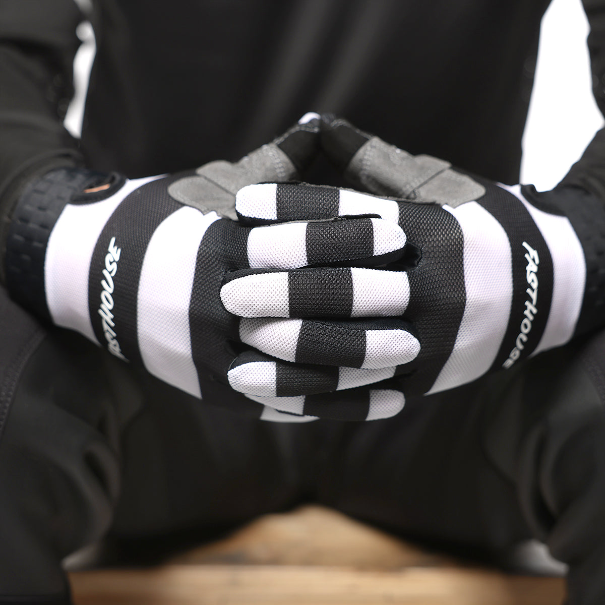 Vapor Jail Bird Youth Glove - Black/White