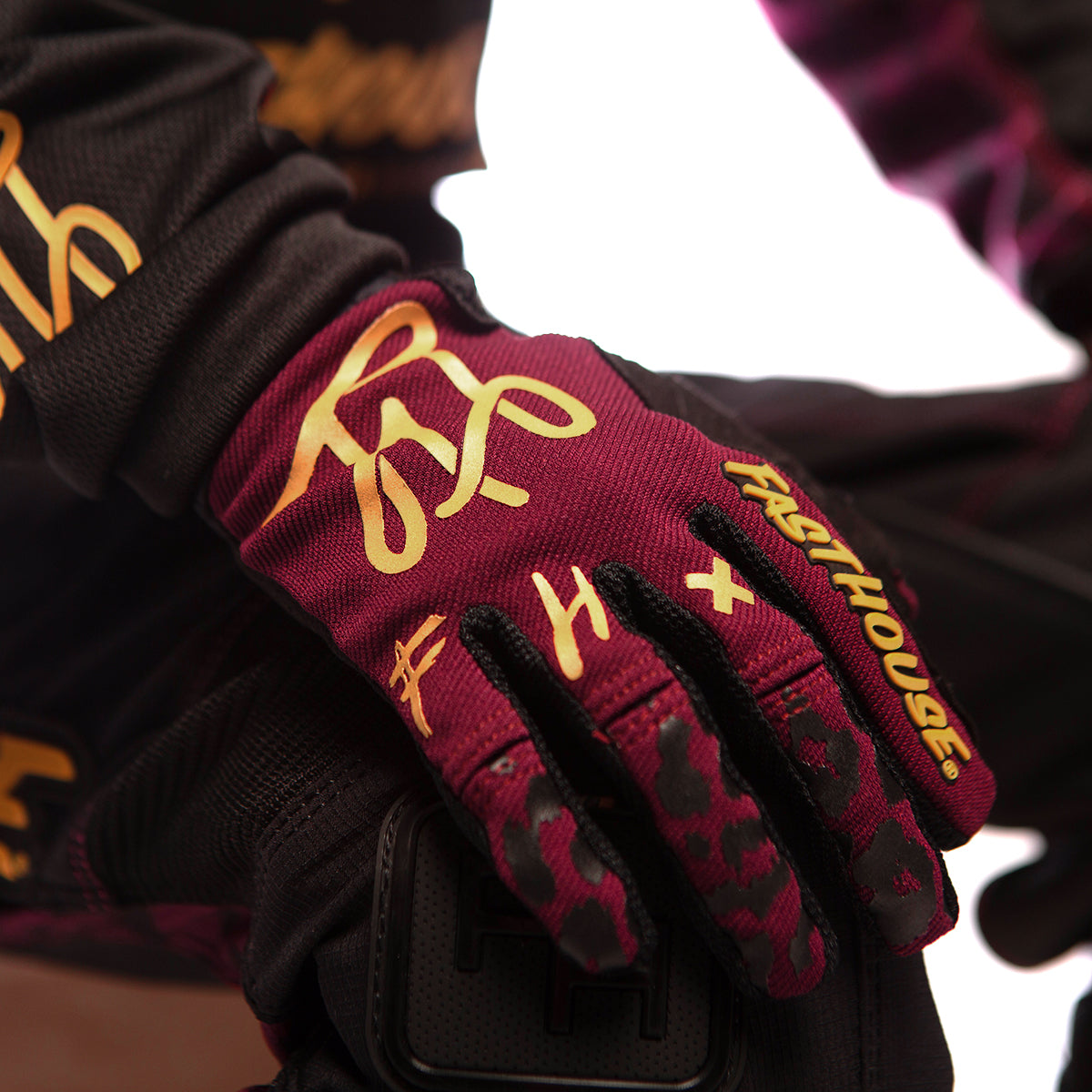 Speed Style Golden Girl's Glove - Maroon